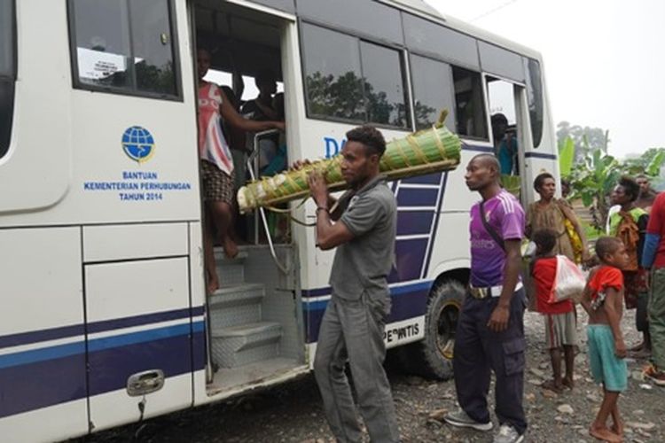 angkutan umum, tarif angkutan umum, harga BBM, Masyarakat Jangan Dibebani Kenaikan Tarif Angkutan Umum