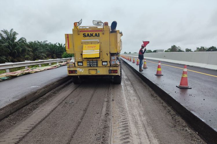 jalan tol, Mengenal Tol Terpeka, Jalan Tol Terpanjang Indonesia yang Pangkas Waktu Tempuh Sumatera, Penghubung utama Lampung–Sumatera Selatan, Dibangun cepat, diresmikan akhir 2019, Investasi jumbo puluhan triliun rupiah, 5 jalan tol terpanjang di Indonesia