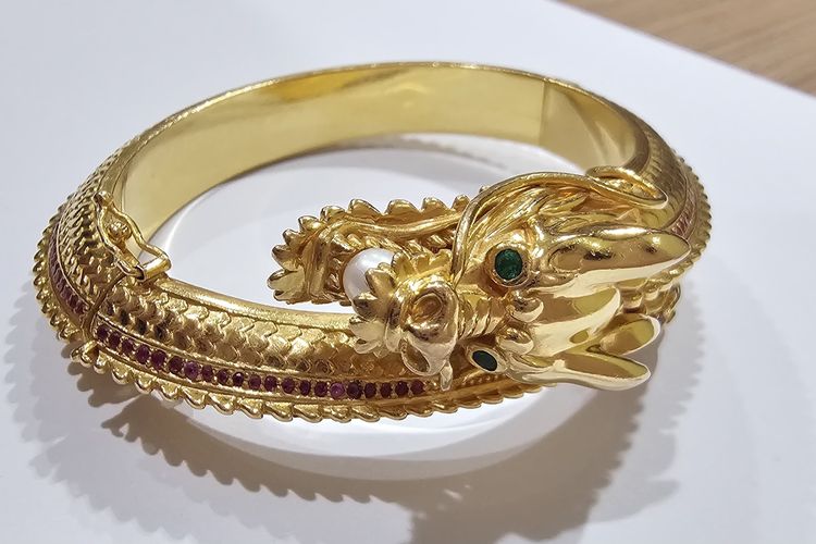cincin emas, Lelang KPK, perhiasan emas, kalung emas, gelang emas, lelang barang sitaan kpk, barang sitaan korupsi, lelang kpk 2025, lelang kpk kapan, 7 Perhiasan di Lelang KPK 2025, Ada Cincin Naga