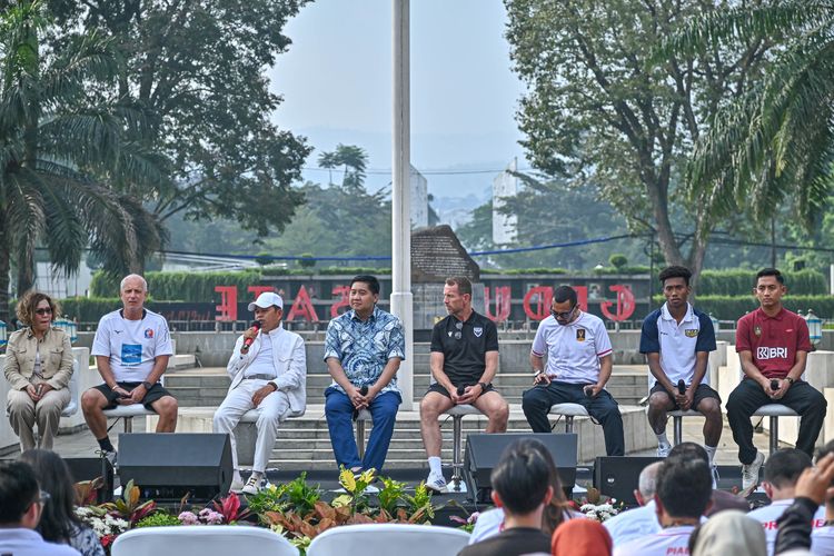 Piala Presiden 2025, Maruarar Sirait, Dedi Mulyadi, final Piala Presiden 2025, Oxford United vs Port FC, Jadwal Piala Presiden 2025, hasil Piala Presiden 2025, Final Piala Presiden 2025, Piala Presiden 2025: dari Perburuan Gelar, Hiburan, hingga Menarik Cuan