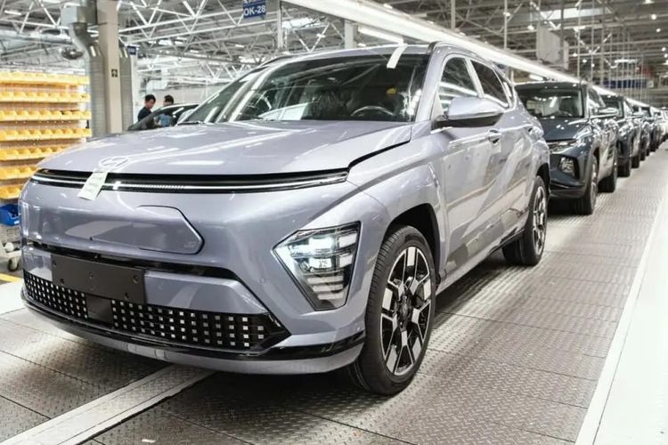GIIAS 2025, pameran otomotif, mobil di bawah Rp 500 juta, pilihan mobil menarik, GIIAS 2025: Pilihan Mobil Terbaik dengan Bujet Rp 500 Juta, Toyota All New Kijang Innova Zenix Hybrid, Toyota New Fortuner, Toyota New Corolla Altis, Baic BJ 30 Hybrid, Mazda CX-3 dan Mazda CX-30, Chery Tiggo 8 CSH, Chery J6, BYD Atto 3, Mitsubishi Triton, Nissan Kicks ePower, Kia Seltos, Hyundai Kona Electric, Subaru Crosstrek