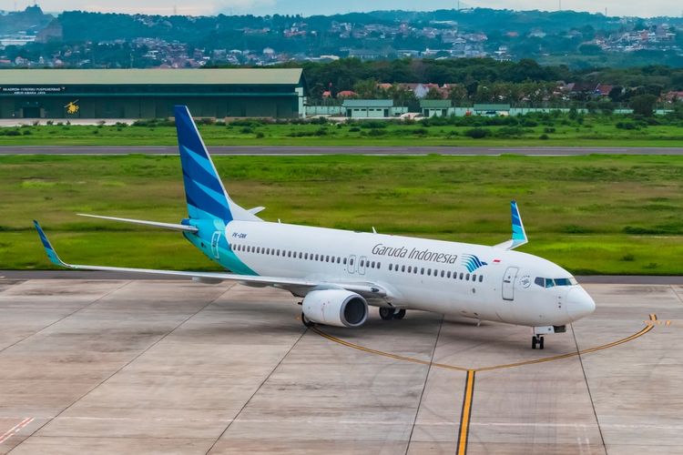 Garuda Indonesia, larangan menggunakan vape di pesawat, kenapa tidak boleh memakai vape di pesawat, penumpang garuda indonesia menggunakan vape, garuda indonesia beri sanksi tegas ke pengguna vape, vape dilarang di pesawat, Garuda Indonesia Tindak Tegas Penumpang yang Pakai Rokok Elektrik di Pesawat