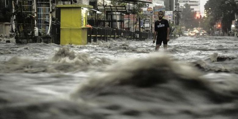 rental mobil, Banjir Bali, mobil terendam banjir, bencana banjir, Curhat Pengusaha Rental Mobil di Bali yang Kena Bencana Banjir