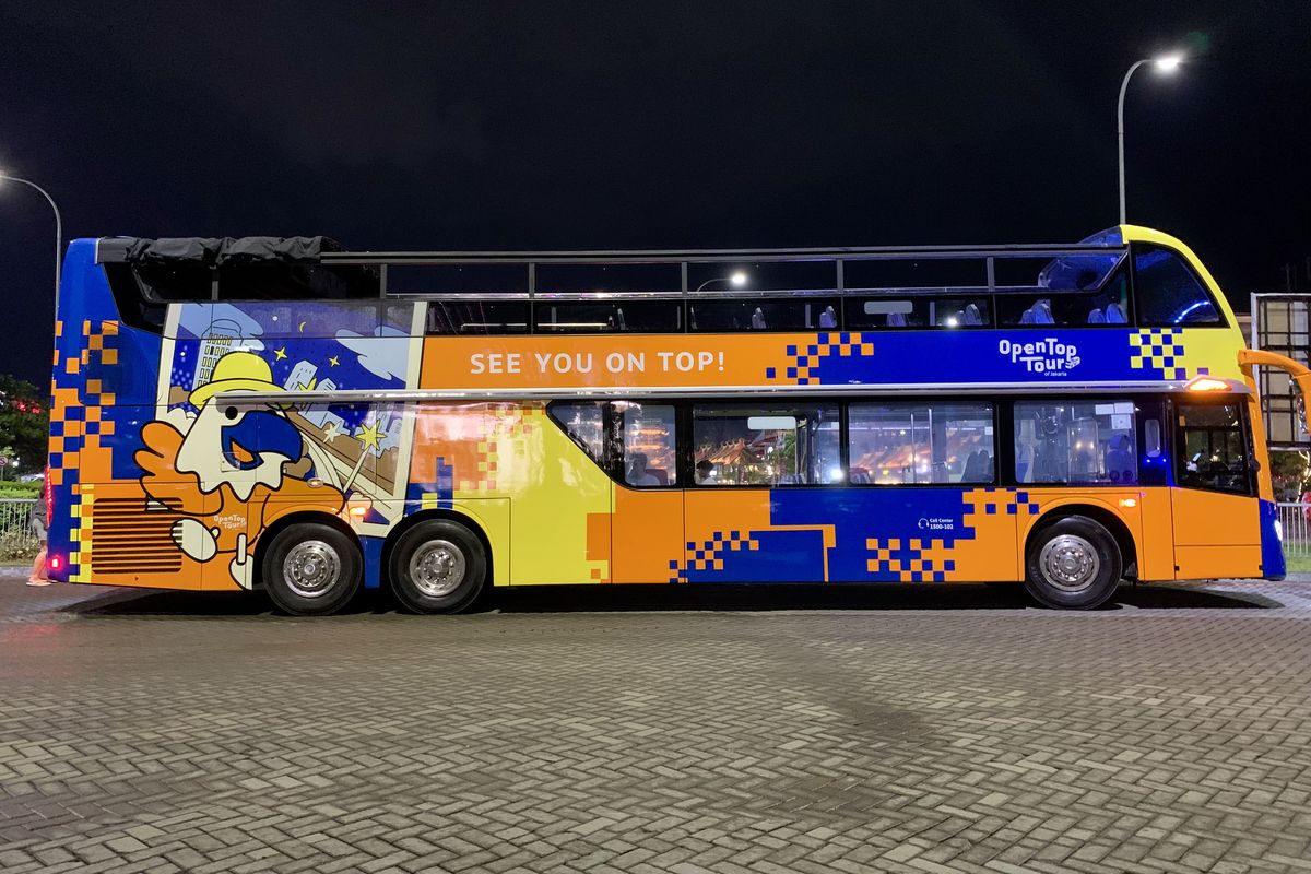 Open Top Tour Jakarta, Mau Naik Bus Wisata Atap Terbuka di Jakarta? Simak Dulu 4 Tips Ini, 1. Beli tiket bus jauh-jauh hari, 2. Pilih rute keberangkatan sore menjelang malam hari, 3. Cek rute Open Top Tour secara berkala, 4. Jadwal bus bisa batal bila hujan