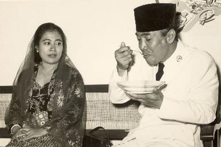 fatmawati, Soekarno, Presiden Soekarno, haryati, istri soekarno, Ratna Sari Dewi, Siti Oetari, hartini, hartini istri sukarno, Heldy Djafar, inggit ganarsih, Ratna Sari Dewi Soekarno, fatmawati istri soekarno, istri bung karno, yurike sanger, yurike sanger istri bung karno, 9 istri soekarno, siapa istri bung karno, siapa istri pertama bung karno, siapa saja istri bung karno, siapa nama istri bung karno, kartini manopo, Kisah 9 Istri Bung Karno, dari Oetari hingga Heldy Djafar, 2. Inggit Garnasih, Pendamping di Masa Sulit, 3. Fatmawati, Ibu Negara Pertama RI, 4. Hartini, Istri yang Setia di Istana, 5. Ratna Sari Dewi, Perempuan Jepang Cinta Bung Karno, 6. Haryati, Penari Istana yang Singkat Menjadi Istri, 7. Yurike Sanger, Istri yang Diberi Rumah di Cipinang, 8. Kartini Manopo, Pramugari dan Model Lukisan, 9. Heldy Djafar, Istri Termuda Bung Karno