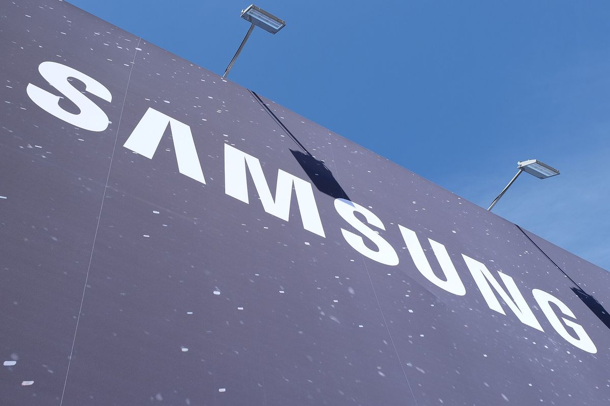 Samsung Galaxy S26 Ultra, bocoran, Tampang Samsung Galaxy S26 Ultra Terungkap dari Poster, Bodi Tipis dan Punya S Pen