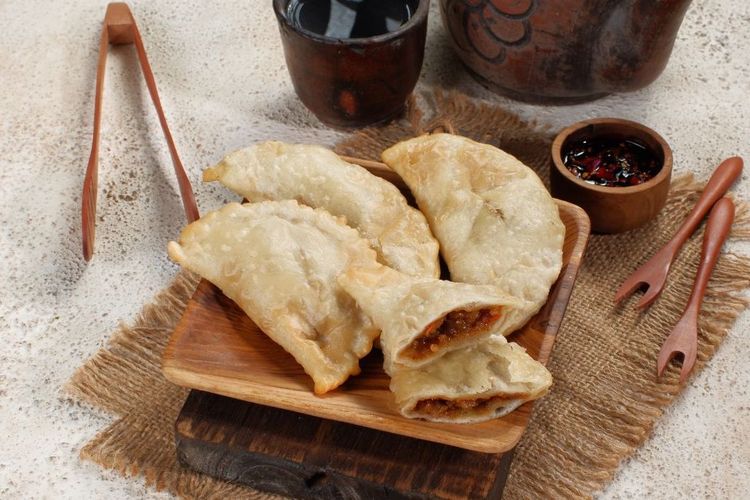Cireng ayam suwir, resep cireng ayam suwir, Cara membuat cireng ayam suwir, cireng ayam suwir, cireng ayam suwir kenyal, cireng ayam suwir tidak alot, cara membuat cireng ayam suwir, bahan cireng ayam suwir, Cara Bikin Cireng Ayam Suwir Kenyal, Tidak Alot Meski Sudah Dingin, Bahan kulit cireng, Bahan ayam suwir, Cara membuat kulit cireng, Cara membuat isi cireng ayam suwir, Cara membuat cireng ayam suwir