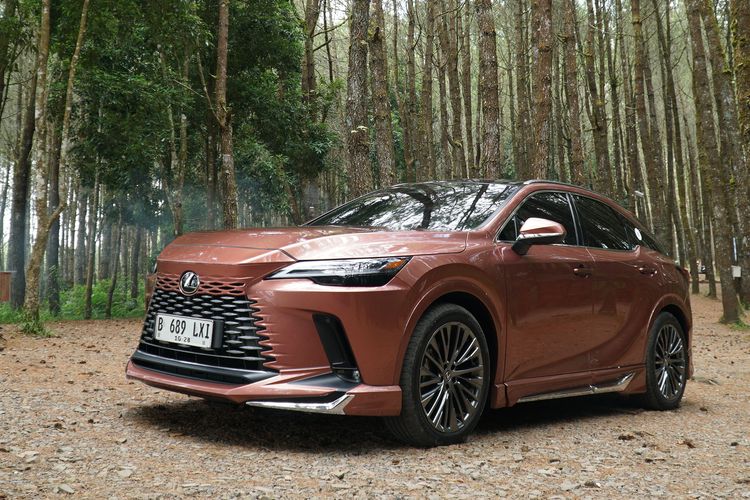Lexus, RX450h, Eksterior, PHEV, interior, Elegansi Lexus RX450h+, Tak Luntur Meski Sudah Berusia Dua Tahun