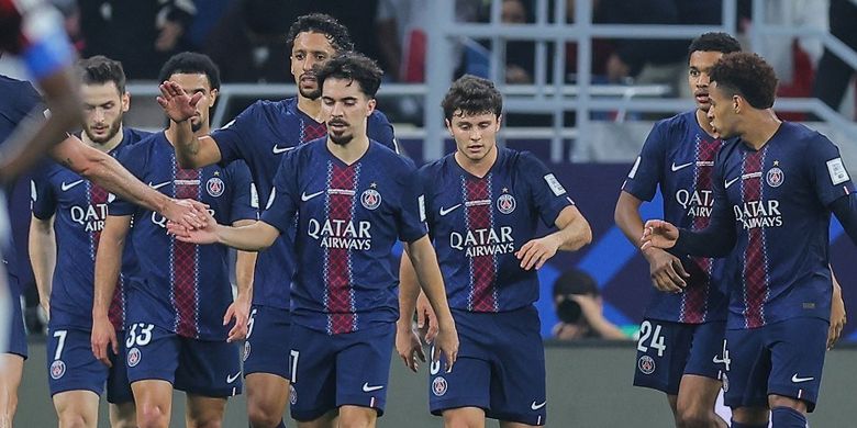 Paris Saint-Germain, Khvicha Kvaratskhelia, Liga Champions, Arsenal, Puskas Arena, Budapest, Hongaria, PSG vs Arsenal: Khvicha Kvaratskhelia Siap Lanjutkan Tren Positif