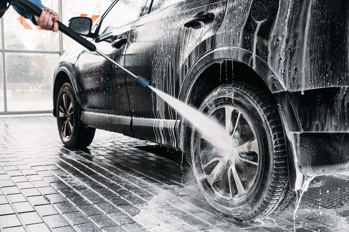 mobil, cuci mobil, Perawatan Mobil, mencuci mobil, musim hujan, Jangan Lupa Cuci Mobil Usai Terobos Genangan Air