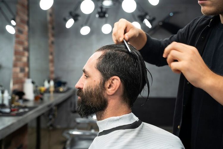 Potong rambut, Makna di Balik Potong Rambut Setelah Putus Cinta, Simbol kelahiran kembali, Kepuasan batin yang instan, Potong rambut bukan selalu karena sedih, Bukan respons trauma