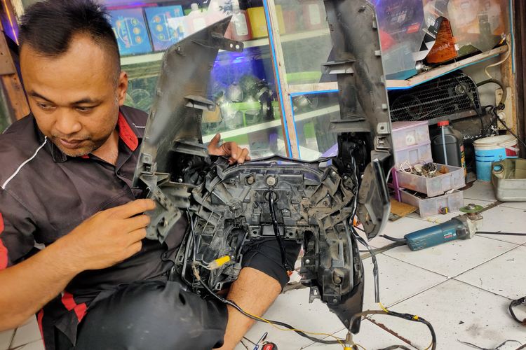 Lampu, lampu mobil, lampu motor, Bi-LED, BiLED, Instalasi lampu, Pasang Lampu Bi-LED: Waspadai Instalasi Asal-asalan di Bengkel