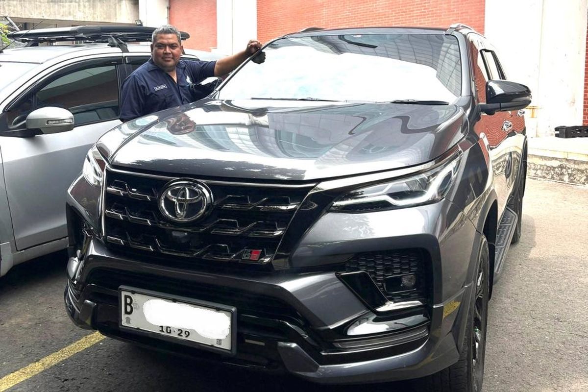 konsumsi bahan bakar, pengalaman pemilik, biaya pajak, Toyota Fortuner 2.8, Pengalaman Nyata Pemilik Toyota Fortuner 2.8 Setelah 24.000 Km, Toyota Fortuner 2.8: Performa Tinggi dengan Beberapa Kekurangan, Pengalaman Setelah 24.000 Kilometer, Perbandingan dengan Model Sebelumnya, Catatan Penting dari Penggunaan Sehari-hari, Kesimpulan