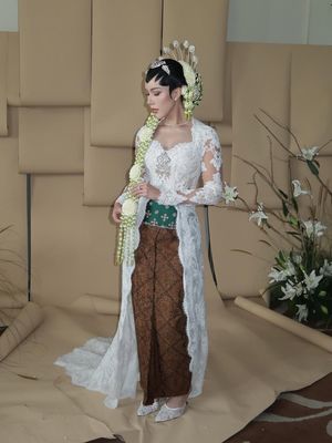 Darma Mangkuluhur, Patricia Schuldtz, Gaya Patricia Schuldtz dalam Balutan Busana Jawa di Hari Pernikahannya dengan Darma Mangkuluhur