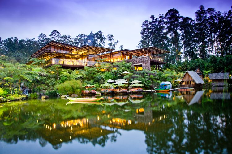 libur Lebaran, Libur Lebaran ke Bandung, 7 Tempat Favorit Turis Ini Wajib Dikunjungi, 1. Dusun Bambu, 2. The Lodge Maribaya, 3. Orchid Forest Cikole, 4. Lembang Park &amp; Zoo, 5. Floating Market Lembang, 6. Kawah Putih Ciwidey, 7. Ranca Upas