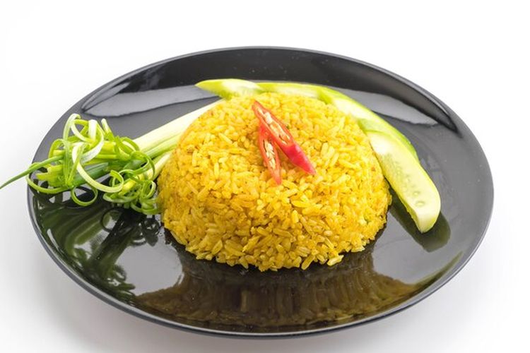 Stasiun Tugu, Stasiun Yogyakarta, stasiun yogyakarta, tempat makan terdekat Stasiun Tugu, kuliner dekat Stasiun Tugu, gudeg dekat Stasiun Yogyakarta, angkringan Stasiun Tugu, 8 Kuliner di Dekat Stasiun Tugu Yogyakarta, Bisa Ditempuh Jalan Kaki, 1. Loko Cafe, 2. Gudeg Mbok Lindu, 3. Soto ayam Pak Gareng, 4. Angkringan Kopi Jos Pak Agus, 5. Yammie Pathuk, 6. Nasi Kuning Muna Cung, 7. Mie Ayam Bandung 59, 8. Tahu Gimbal Pak Yono