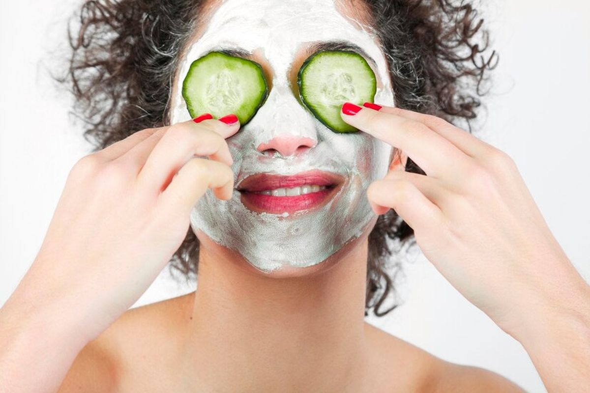 masker alami dari mentimun, masker mentimun, manfaat masker mentimun untuk wajah, masker eksfoliasi wajah alami, masker alami melembabkan wajah, 3 Resep Masker Alami dari Mentimun, Melembapkan dan Menyegarkan
