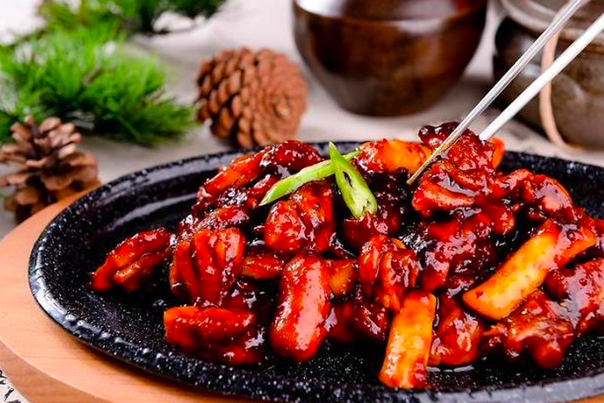 Diare, diare, sakit perut, Makanan yang dihindari saat diare, 6 Makanan yang Harus Dihindari Saat Diare agar Cepat Sembuh, 1. Makanan pedas, 2. Minuman berkafein, 3. Makanan tinggi lemak, 4. Produk susu, 5. Buah-buahan asam, 6. Sayuran mentah