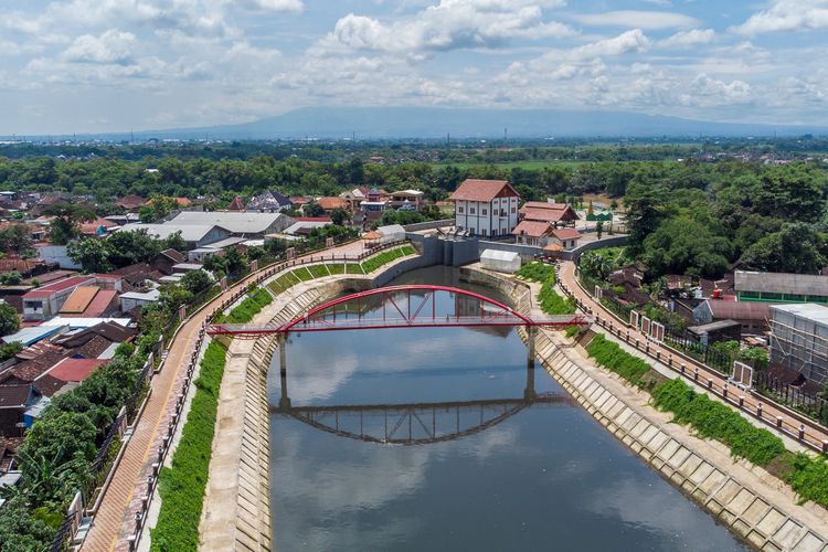 Pintu Air Demangan, SBY Melukis Bengawan Solo di Kawasan Pintu Air Demangan yang Bersejarah