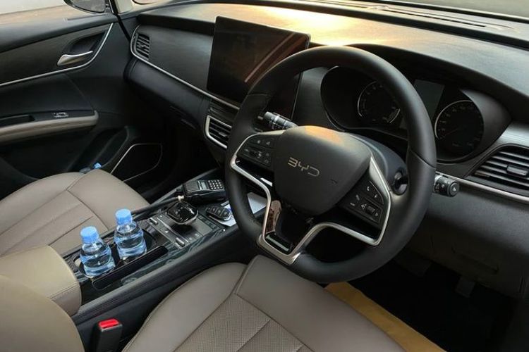 spesifikasi, BYD M6, Wuling Darion EV, BYD M6 Laris, Wuling Darion EV Mengintai: Adu Spek MPV Listrik China