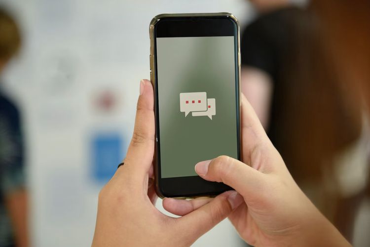 Long text, 100 Long Text Buat Mantan, Ungkapan yang Nggak Pernah Berani Dikirim, Kenapa Kita Sering Ngetik Panjang Tapi Nggak Jadi Kirim?, 100 Long Text Buat Mantan yang Nggak Pernah Berani Dikirim, Long Text Buat Mantan untuk Minta Maaf Tapi Gengsi, Hal yang Perlu Dipikirkan Sebelum Benar-Benar Mengirimnya