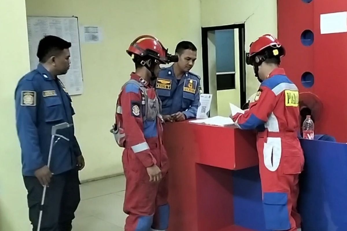 debt collector, pinjol, Bekasi, Damkar, Damkar Bekasi, laporan palsu, damkar, Damkar bekasi, Debt Collector Pinjol 