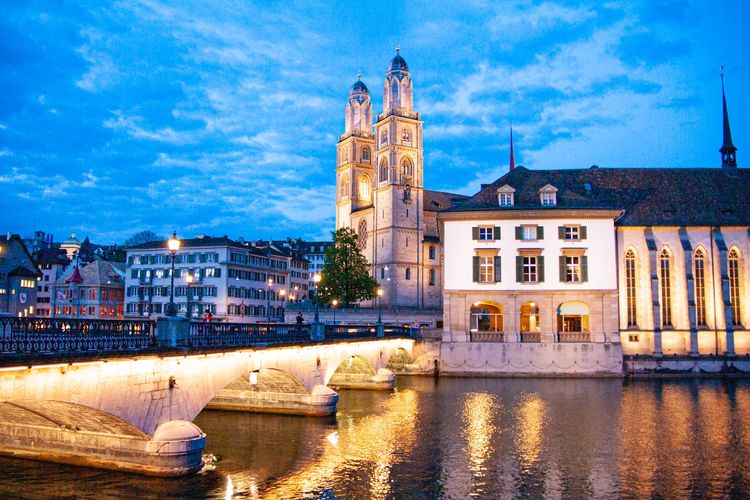 Wisata Swiss, destinasi wisata di swiss, destinasi wisata di swiss favorit orang indonesia, tipe wisatawan di swiss, tempat wisata ramah keluarga di swiss, wisata mewah di swiss, 4 Tipe Turis Asing di Swiss, dari Petualang hingga Penyuka Kemewahan, 1. Local explorer, 2. Pleasure seeker, 3. Bonding educator, 4. Active adventurer