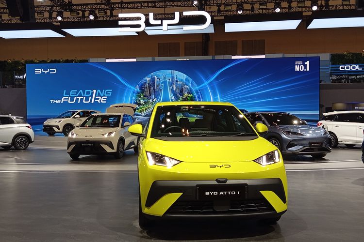 Polytron, motor baru, bea cukai, BlueBird, BYD Atto 1, Perjuangan Single Mom Jadi Sopir Bluebird, Motor Listrik Fox 200