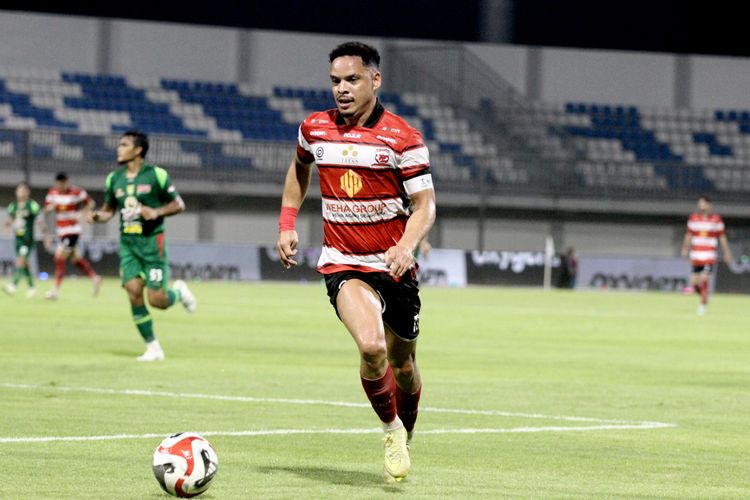 Madura United, PSIM Yogyakarta, Madura United vs PSIM, Hasil Madura United Vs PSIM 0-3: Hujan Kartu Merah, Laskar Mataram Pesta Gol