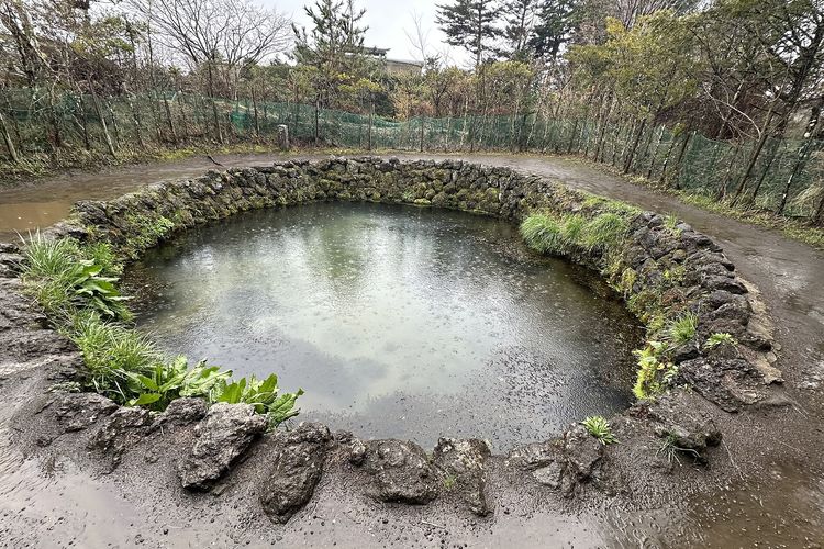 Oshino Hakkai, Bukan Keberuntungan, 50.000 Koin Turis Cemari Air Kolam di Jepang