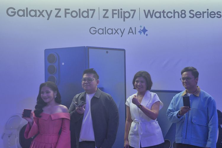 Samsung, Samsung Galaxy Z Flip 7, Samsung Z Fold 7, Samsung Galaxy Z Fold 7, samsung z fold 7, samsung z flip 7, samsung galaxy z flip 7, Samsung Galaxy Z Fold 7 dan Z Flip 7 Warna Blue Shadow Paling Diburu Konsumen