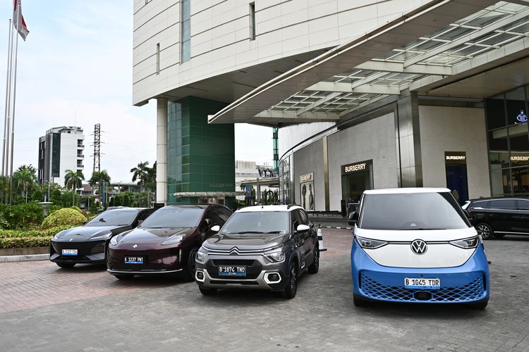 penjualan mobil listrik, Mobil Listrik Jadi Tulang Punggung Baru Indomobil, Tembus 50 Persen