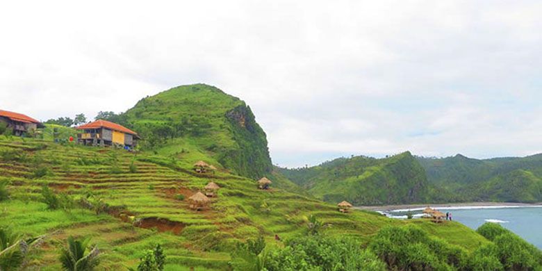 Zita Anjani, Sagara View, sagara view, sagara view karangbolong, sagara view kebumen, Berkunjung ke Geopark Kebumen, Zita Anjani Nikmati Sunrise di Sagara View