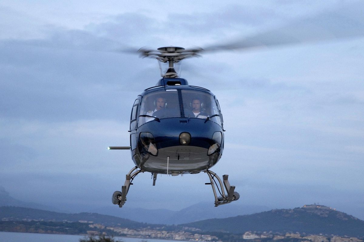 helikopter hilang, Helikopter hilang Tanah Bumbu, Helikopter Estindo Air, Pencarian helikopter Kalsel, Helikopter BK117 D3, Kabar terbaru helikopter hilang, kronologi helikopter hilang, Pencarian Hari Kedua: Tim SAR Kerahkan Ratusan Personel Cari Helikopter Hilang di Tanah Bumbu