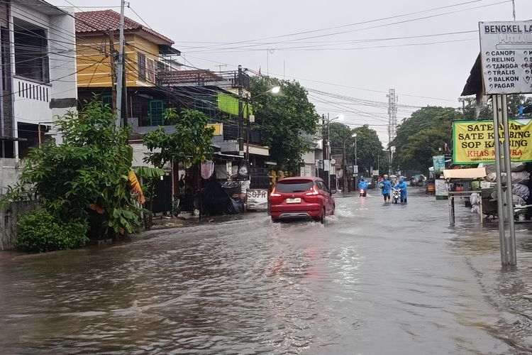 rute bus Transjakarta, Arus Lalu Lintas Jakarta, Google Maps, Curah Hujan Tinggi, Akses Tol, Bandara Soetta, Cek Lokasi Banjir, [POPULER OTOMOTIf] Banjir Akibat Hujan, Akses Tol ke Bandara Soetta Tergenang Banjir
