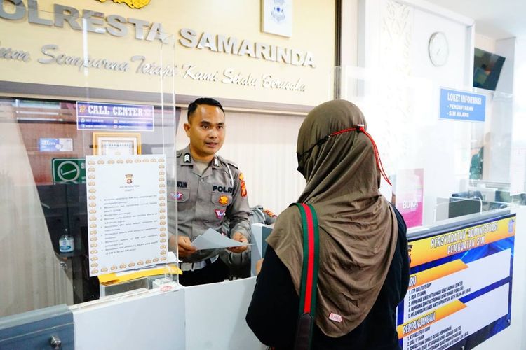 ujian SIM, Biaya pembuatan SIM, Surat Izin Mengemudi, Persyaratan Pembuatan SIM, Panduan Lengkap Pembuatan SIM: Syarat, Biaya, dan Prosesnya, 1. Usia Minimal, 2. Administrasi, 3. Kesehatan, 4. Lulus Ujian