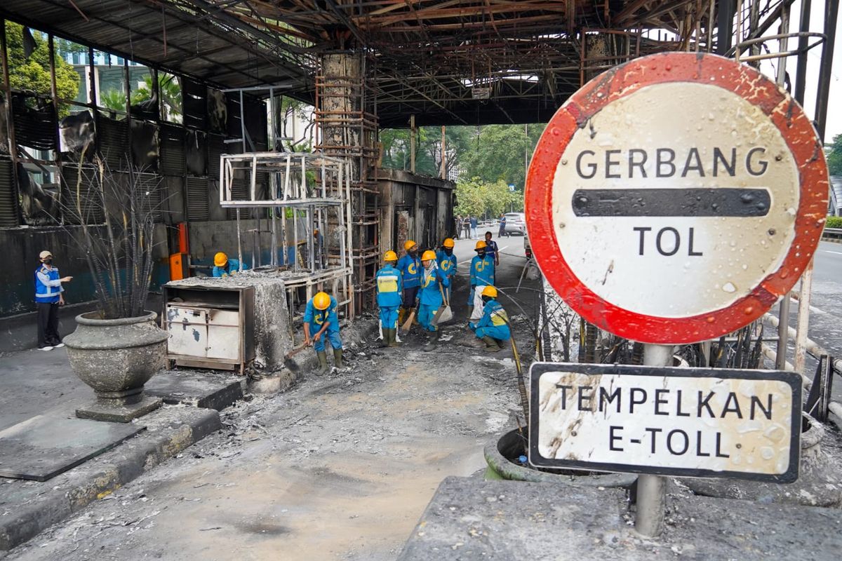 terbakar, demo, Jasa Marga, Cawang, rusak, gerbang tol, Semanggi, Tomang, Senayan, dalam kota, aksi massa, Update, Gerbang Tol Senayan dan Semanggi 1 Kembali Beroperasi