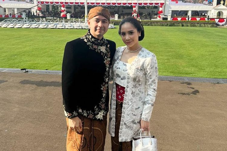Velove Vexia, Raffi Ahmad, Nagita Slavina, Iko Uwais, Happy Salma, Wulan Guritno, Nicholas Saputra, istana merdeka, Ario Bayu, Audy Item, Verrell Bramasta, wastra nusantara, upacara 17 agustus 2025, HUT ke-80, upacara kemerdekaan indonesia, Gaya 14 Selebritas di Upacara HUT Ke-80 RI di Istana Merdeka, Ada Nicholas Saputra, 1. Nicholas Saputra, 2. Rossa, 3. Isyana Sarasvati, 4. Cakra Khan, 5. Wulan Guritno, 6. Ario Bayu, 7. Kirana Larasati, 8. Velove Vexia, 9. Verrell Bramasta, 10. Raffi Ahmad, 11. Nagita Slavina, 12. Happy Salma, 13. Iko Uwais , 14. Audy Item