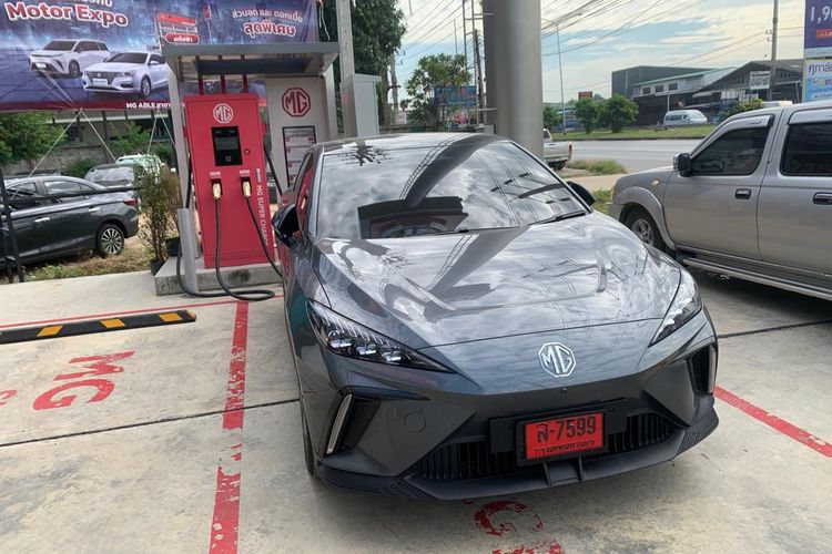 MG 4 EV, mobil listrik, baterai habis, MG Care, MG 4 EV: Tanda Baterai Habis dan Solusi Darurat