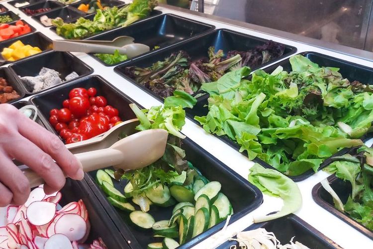 salad, Perang Dunia II, hidangan utama, makanan penutup, dessert, Mengapa Salad Sering Jadi Hidangan Pembuka?