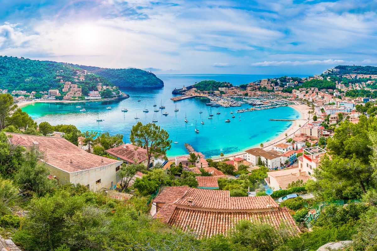 Mallorca, Palma di Mallorca, Palma di Mallorca vs overtourism, Overtourism di Pesawat, Krisis Overtourism, Kota di Spanyol Ini Batasi Sewa Wisata dan Tutup Akses Kapal Pesta, Larangan menyeluruh untuk sewa penginapan, Kapal pesta dan wisata alkohol dihentikan, Dampak sosial dan protes warga, Pengetatan di tingkat nasional