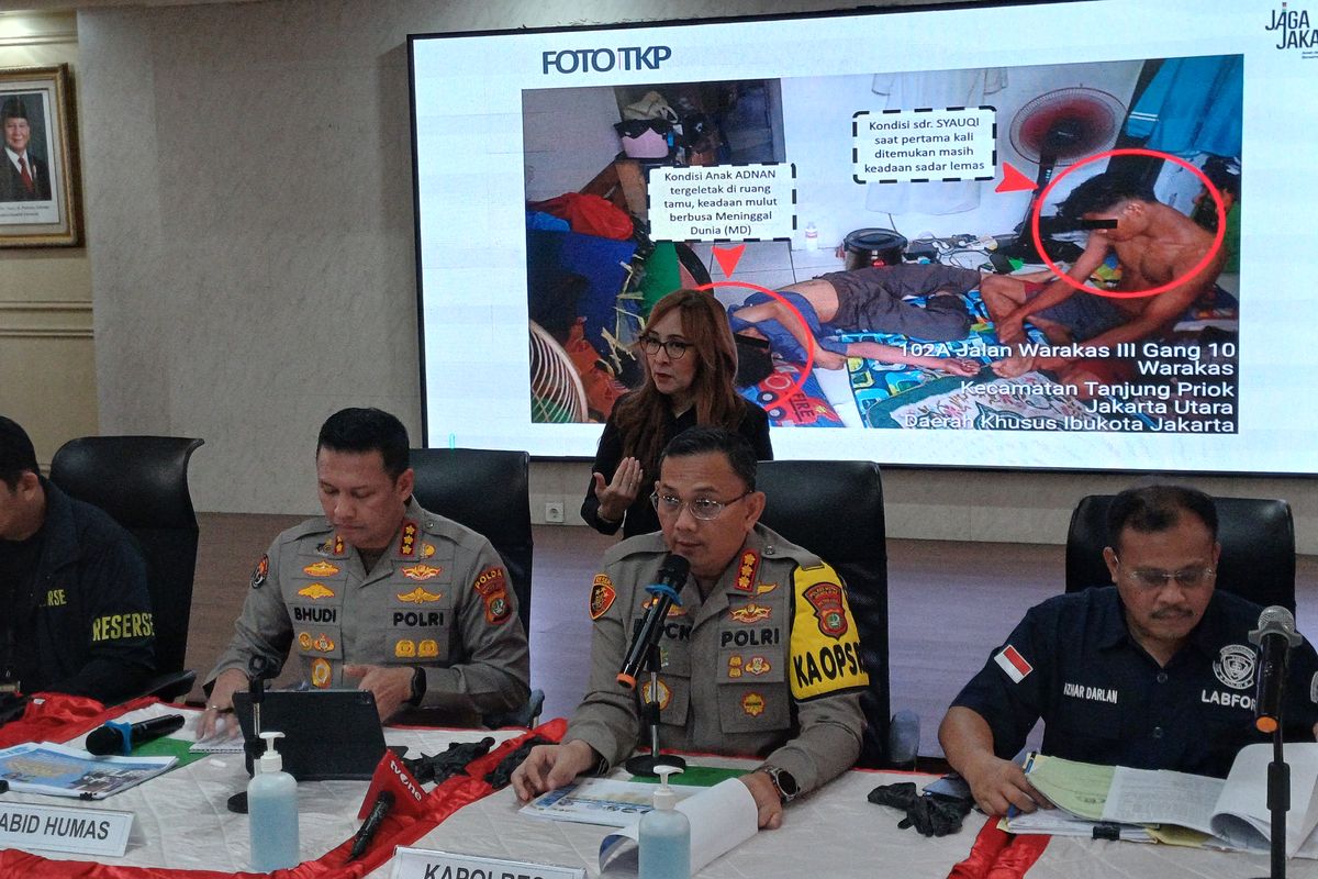 Jakarta Utara, Warakas, pembunuhan berencana, Timeline Pembunuhan Berencana Satu Keluarga di Jakut, Anak Ketiga Jadi Tersangka, Suapi Racun ke Korban