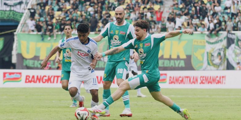 Super League, Arema FC vs Persebaya: Agresivitas Marcos Santos dan Pragmatisme Tavares