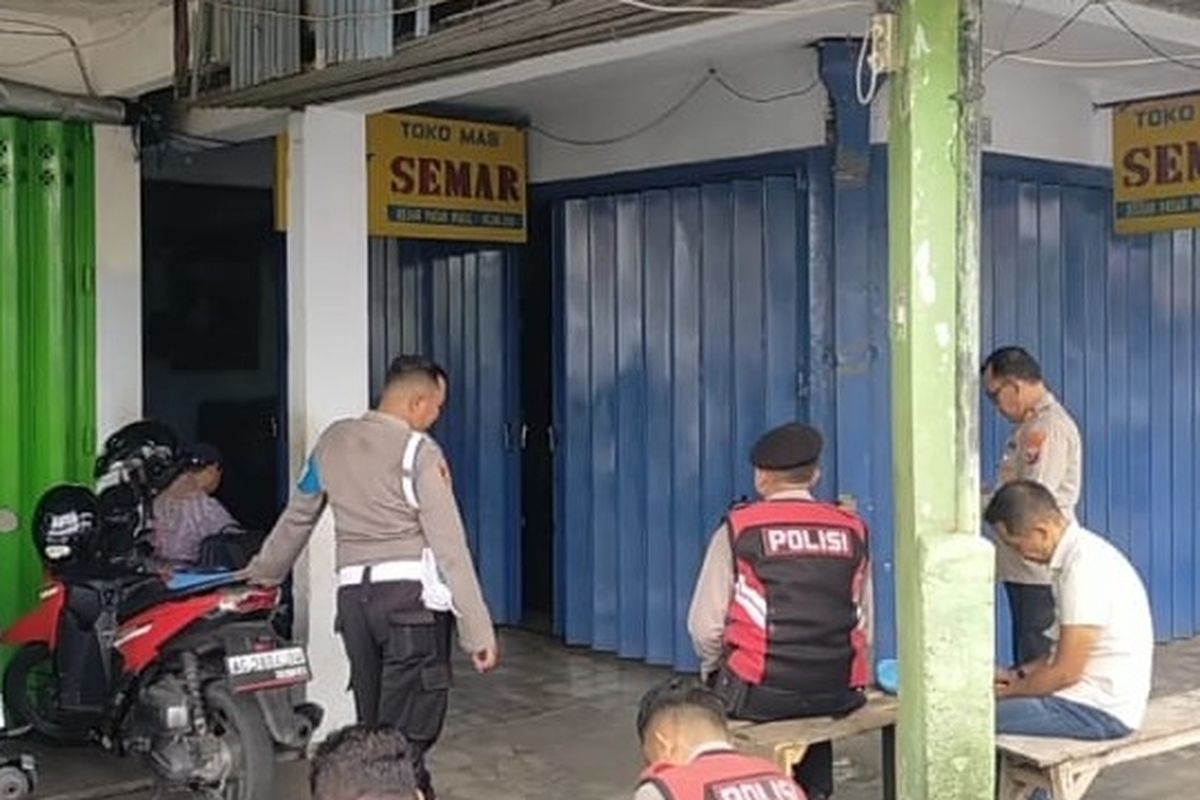 Emas, emas ilegal, Nganjuk, Surabaya, Bareskrim Polri, Bareskrim Geledah Toko Emas Semar Nganjuk dan Rumah di Surabaya, Terkait Kasus TPPU Rp 25,8 Triliun