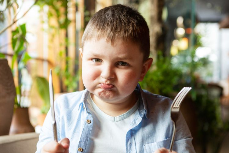 perut buncit, lemak visceral, perut buncit anak, anak perut buncit, penumpukan lemak viseral, bahayanya penumpukan lemak viseral pada anak, anak buncit, visceral fat pada anak, Waspada, Perut Buncit pada Anak Bisa Jadi Tanda Penumpukan Lemak Visceral, Apa itu lemak viseral atau visceral fat?, Pola makan jadi pemicu penumpukan lemak viseral, Waktu jeda makan dan camilan sering diabaikan, Risiko jangka panjang kelebihan lemak visceral