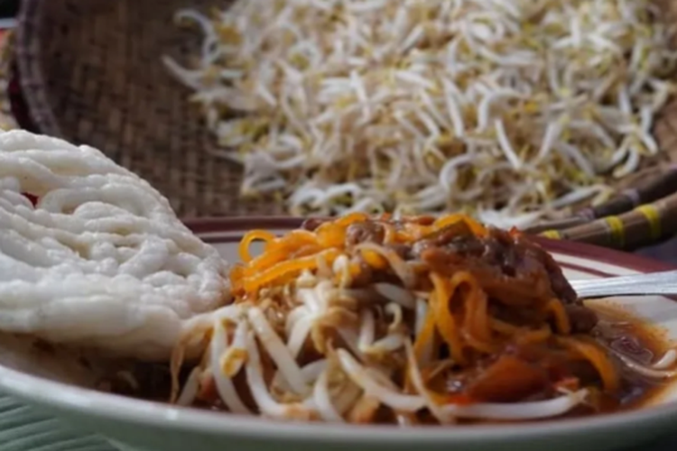 6 Rekomendasi Wisata Kuliner di Cianjur, Lezat dan Harga Terjangkau, 1. Satai Maranggi Ma Nunung, 2. Tan Keng Cu Bakery, 3. Geco Nusasari Pak Iding, 4. Lontong Garasi, 5. Bubur Ayam Sempurna, 6. Wisata Durian Petik