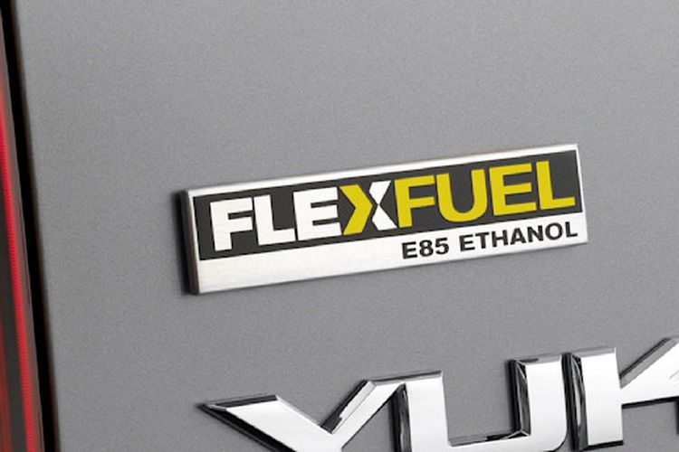 bensin, mobil, etanol, motor, Mengenal Etanol, Alkohol Super yang Dicampur ke Bensin, Apa Itu Etanol?, Cara Pencampuran Etanol ke Bensin, Menekan Emisi Karbon, Meningkatkan Oktan, Mendorong Ekonomi Lokal, Apakah Aman untuk Mobil?, Produksi dan Keberlanjutan