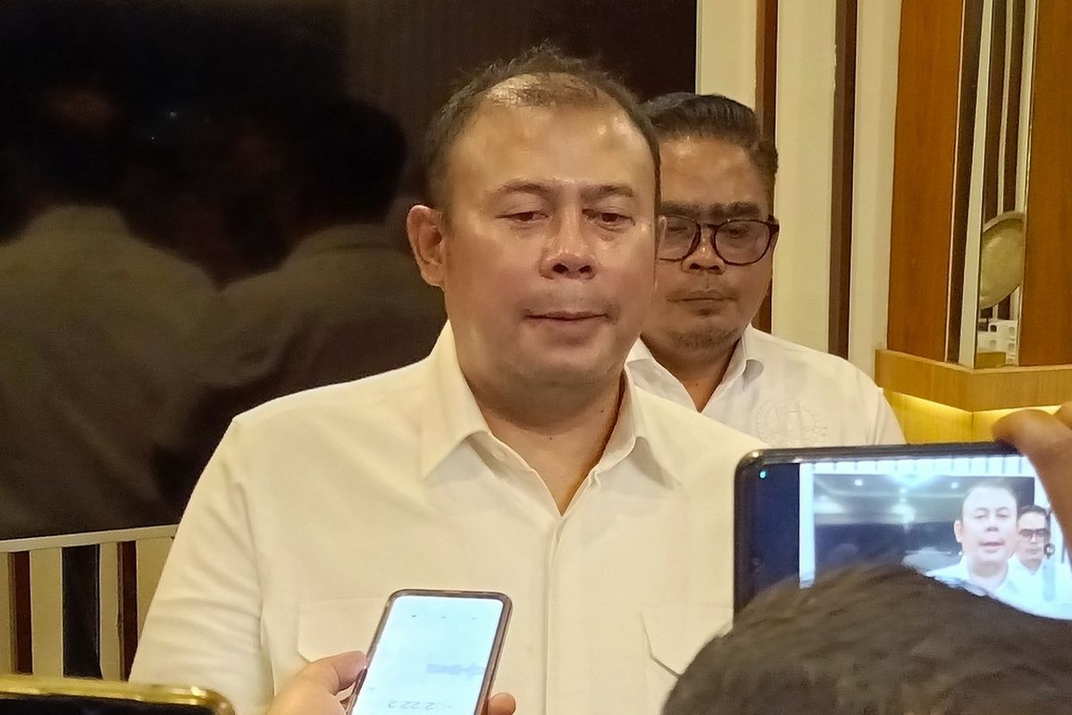 guru tampar murid, SMAN 1 Cimarga, Kepala SMAN 1 Cimarga, Kepala SMAN 1 Cimarga dinonaktifkan, SMAN 1 Cimarga Banten, DPR Soroti Kepsek SMAN 1 Cimarga Dinonaktifkan Usai Tampar Siswa Merokok: Attitude Anak Indonesia Melebar Jauh, DPR Minta Ada Batasan Hukum yang Jelas, Perlu Proteksi bagi Tenaga Pendidik, Kasus SMAN 1 Cimarga Berakhir Damai, Menjaga Keseimbangan Antara Disiplin dan Perlindungan