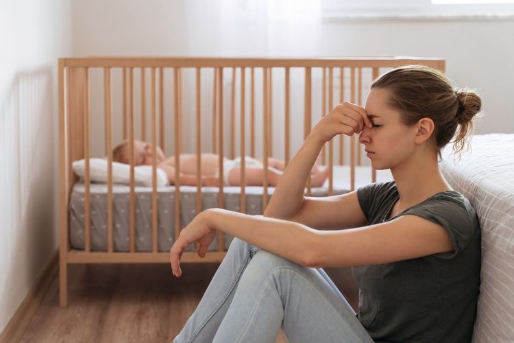 baby blues, postpartum depression, depresi postpartum, baby blues adalah, kesehatan mental ibu, kesepian pasca-melahirkan, perubahan hormon setelah melahirkan, cara mencegah baby blues, Kesepian Pasca-Melahirkan Bisa Membahayakan Mental Ibu, Ini Kata Psikolog, Perubahan hormon ibu pasca-melahirkan dan dampaknya, Risiko baby blues, Pentingnya dampingi ibu pasca-melahirkan di rumah sakit, Risiko depresi postpartum