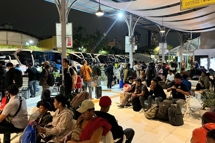 bus AKAP, bus pariwisata, penumpang bus, laik jalan, Mitra darat, Naik Bus Saat Libur Panjang, Penumpang Diimbau Cek Laik Jalan